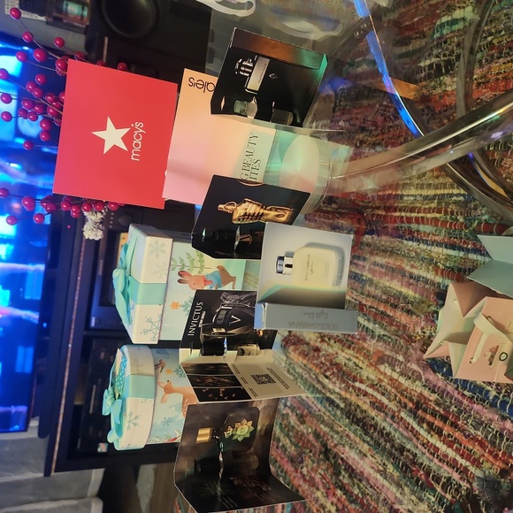 Assorted Fragrance Sample Set - Picture 2 of 4